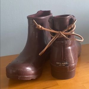 Sperry Maroon Walker Turf Tie-Back Rain Boots
